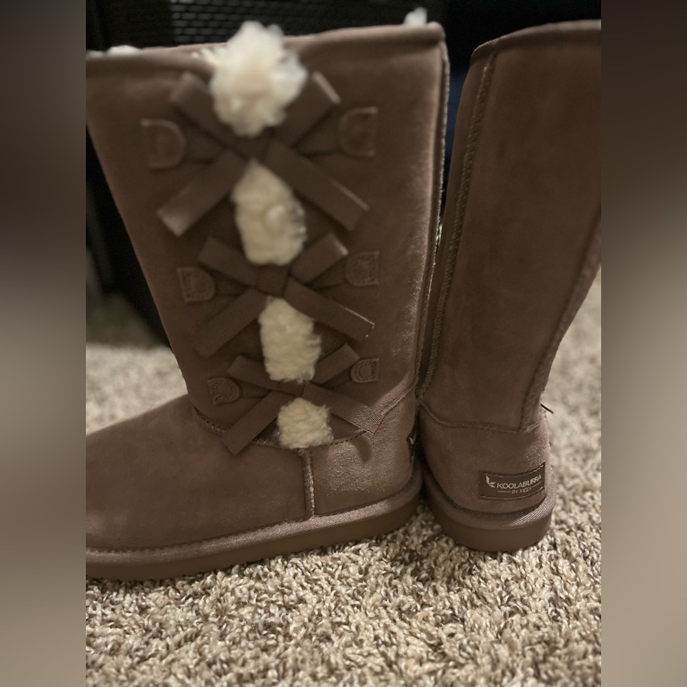 Ugg Koolaburra Girls size 3 New without box